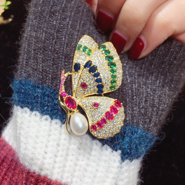 Delicado broche de perlas naturales de agua dulce estilo cortesano, broche de mariposa noble
