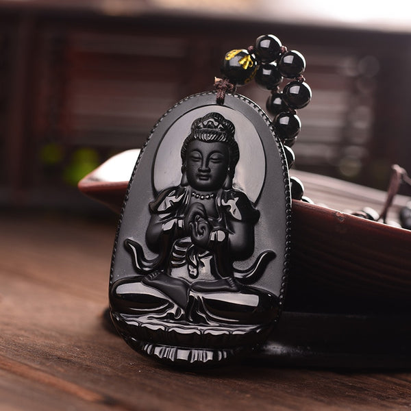 Collar con colgante de Buda tallado en obsidiana negra