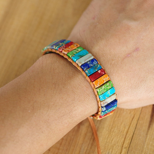 Pulsera de chakras multicolor hecha a mano con piedra natural