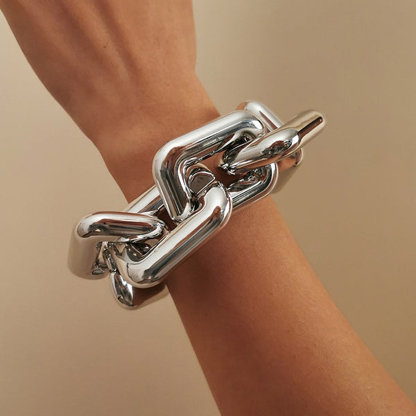 Pulsera de cadena de eslabones gruesos retorcidos con diseño geométrico cuadrado exagerado